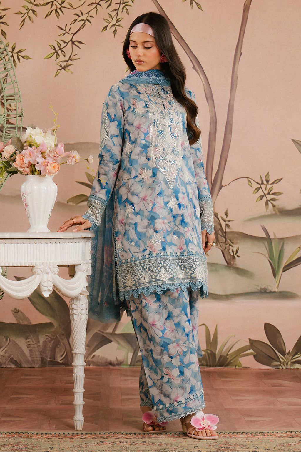 Elegant Blue Floral 3-Piece Linen Suit