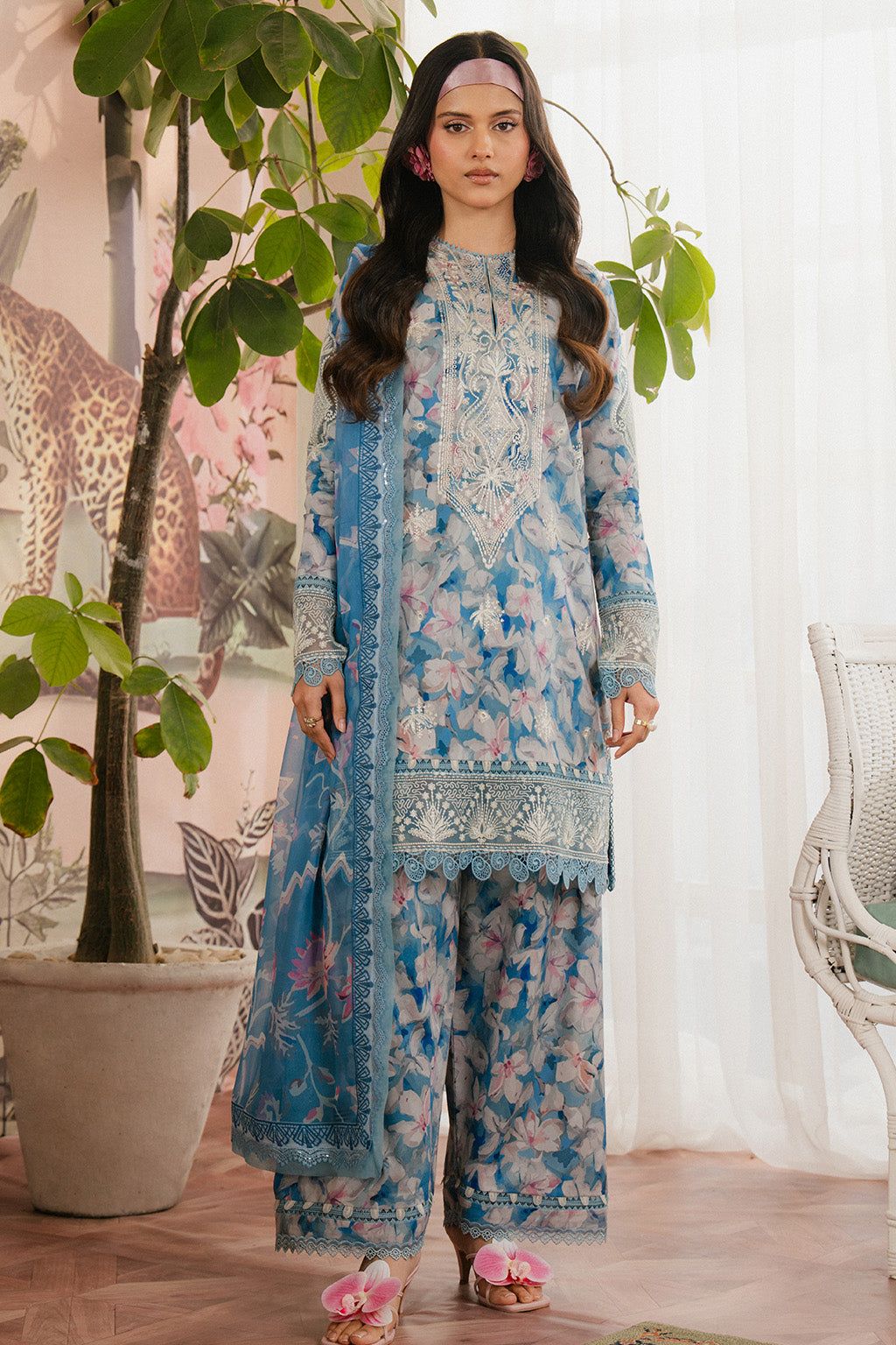 Elegant Blue Floral 3-Piece Linen Suit